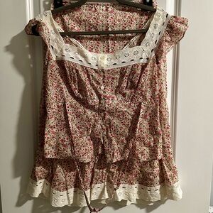 Betsey Johnson New York Floral/Lace Top and Skirt set